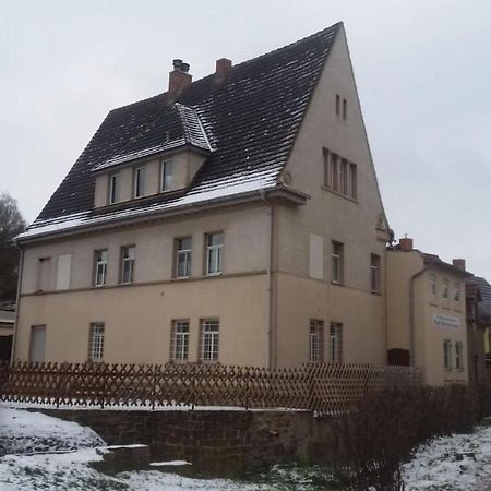 Ferienwohnung Wettin am Petersbrunnen Exterior foto